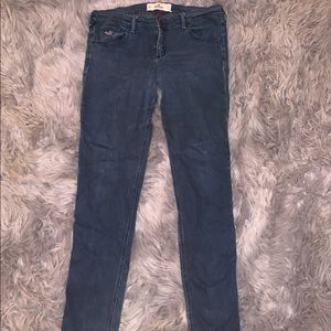 HOLLISTER DARK WASH JEANS